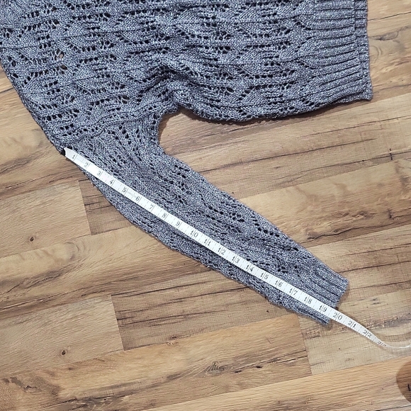 PRESWICK & MOORE Gray Silver Metallic Open Weave Crew Neck Sweater - Picture 11 of 11